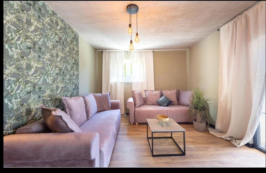 Apartments Villa 9 โปดสตรานา ภายนอก รูปภาพ