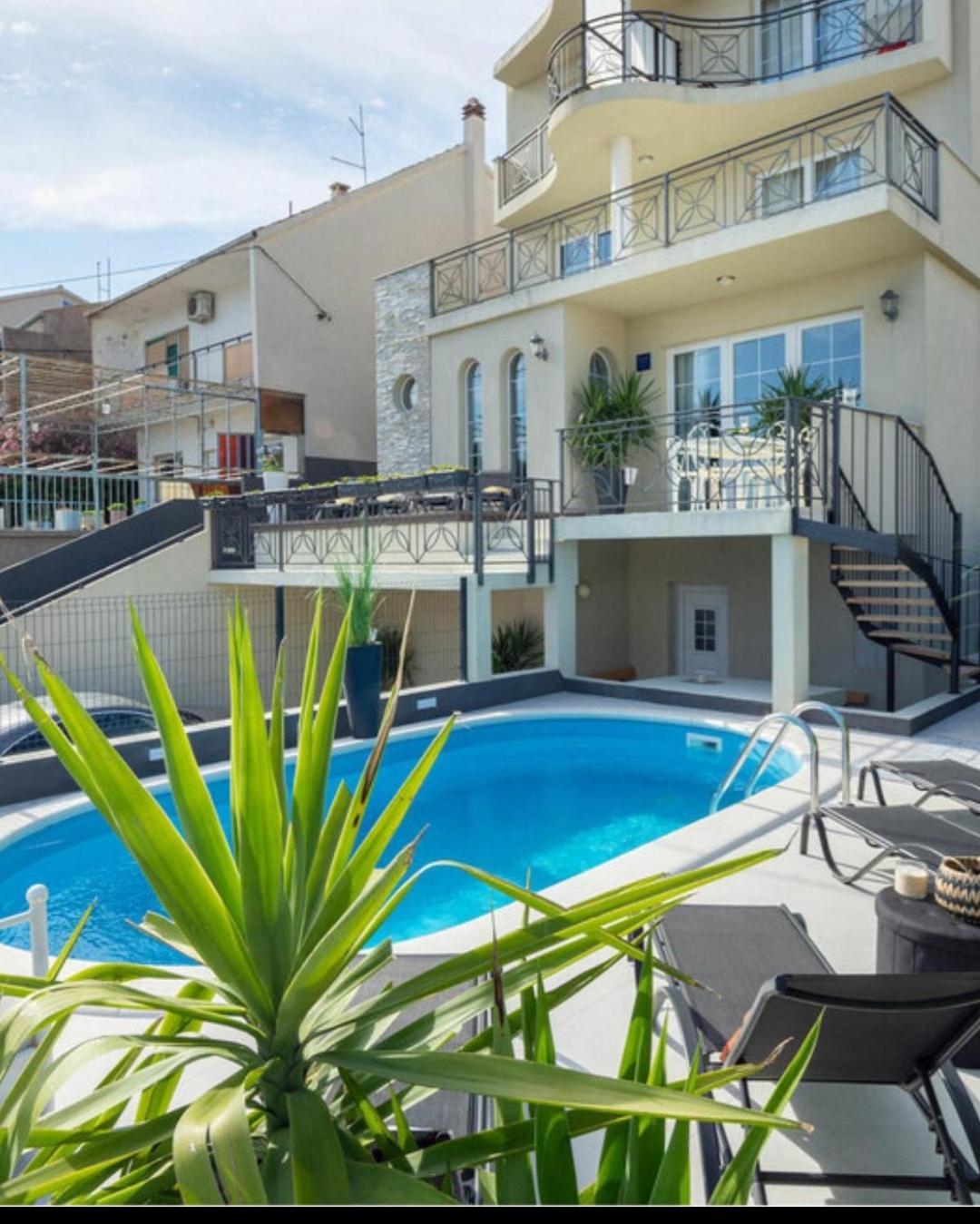 Apartments Villa 9 โปดสตรานา ภายนอก รูปภาพ