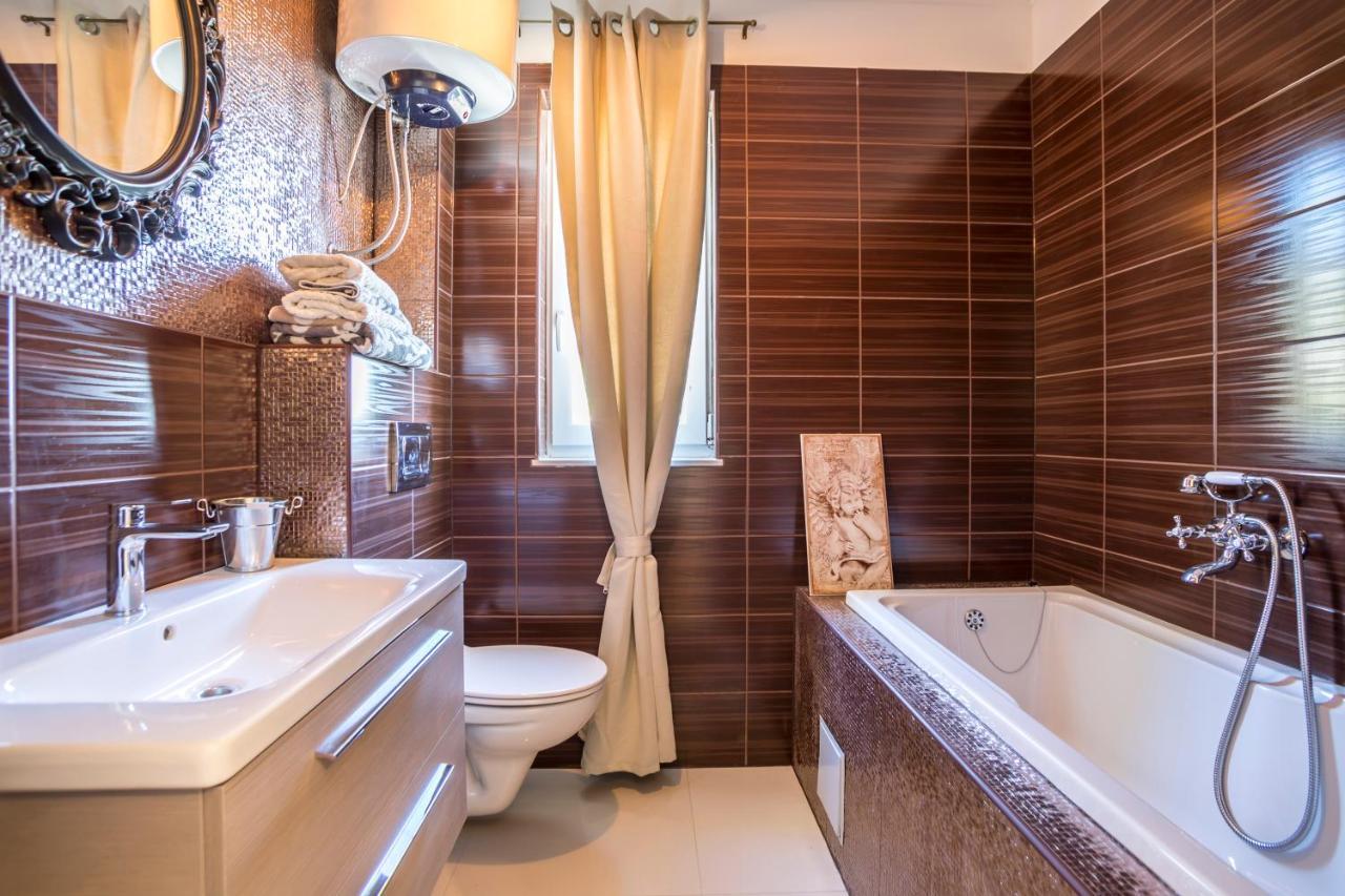 Apartments Villa 9 โปดสตรานา ภายนอก รูปภาพ